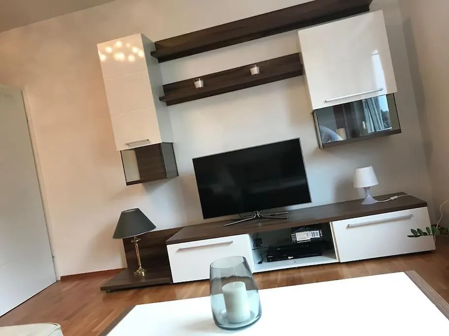 Apartment Wohnung Neben Dem Lkh Und Der Medizinischen Universitaet Graz